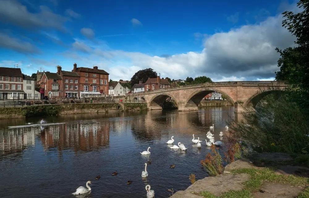 Stylish 2 Bedroom With Hot Tub And Parking * Bewdley