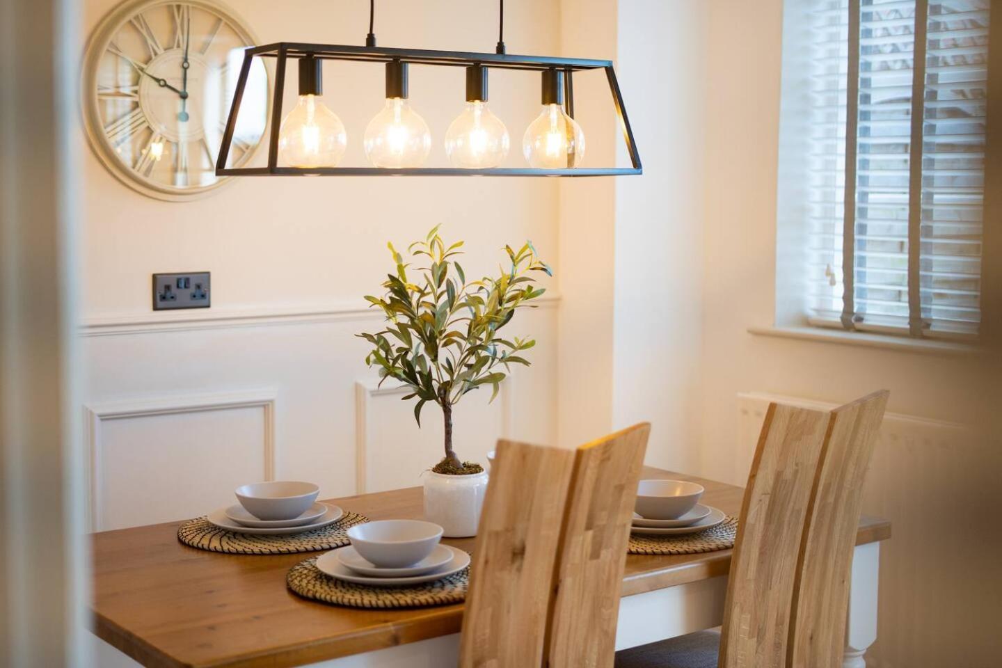 Stylish 2 Bedroom With Hot Tub And Parking Holiday home