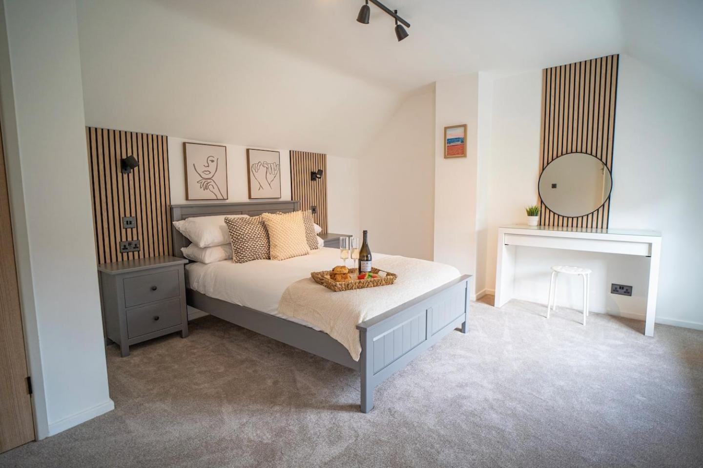 Stylish 2 Bedroom With Hot Tub And Parking Holiday home Bewdley